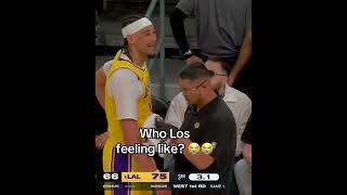 Los chilling courtside 👀