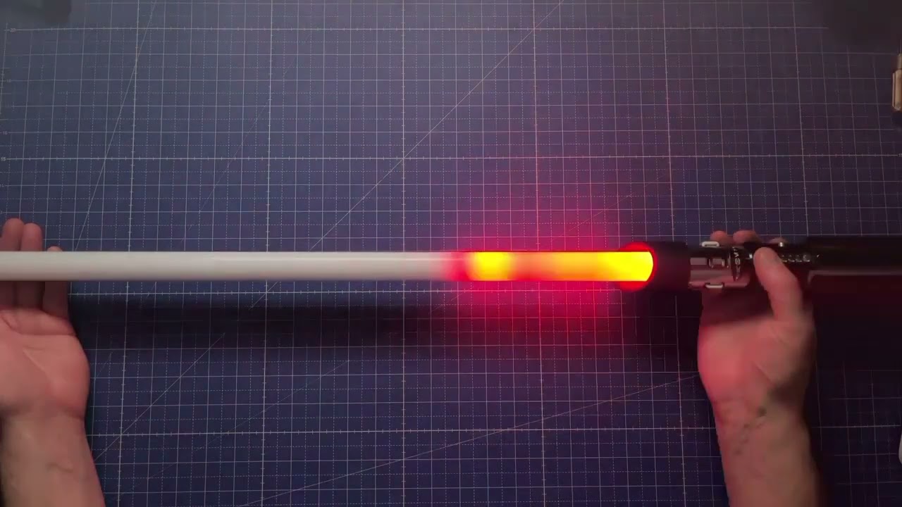 Fonctionnement du sabre laser NeoPixel à deux boutons ! 