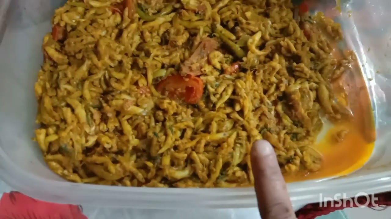 আজ পান্তা বাদ দিয়ে ইফতার করলাম ও দেশের পুকুরের মাছ ধরে আনলাম 