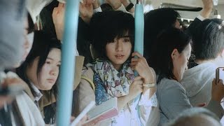 黒島結菜、満員電車で「ぎゅうぎゅう」　キュートな表情満載のCMメーキングも　 カゴメ「野菜生活100 Peel&Herb」新TVCMが公開