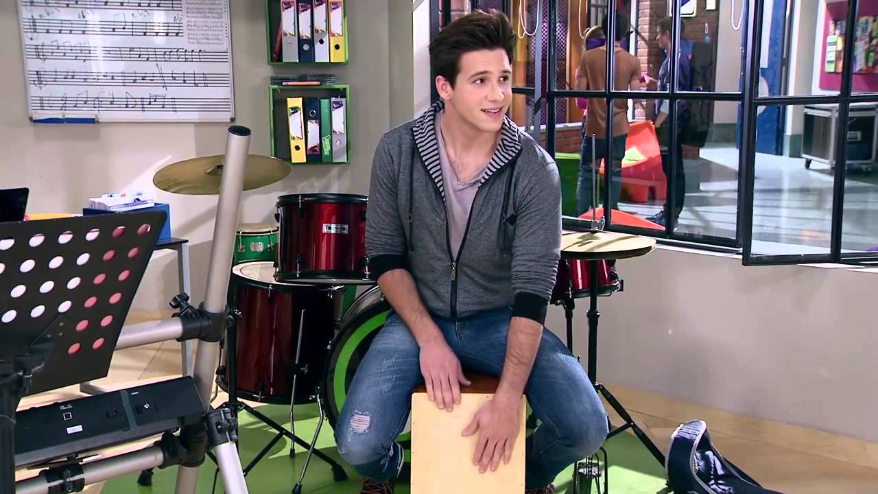 Violetta 3 - León, Gery y Alex tocan Alcancemos Las Estrellas