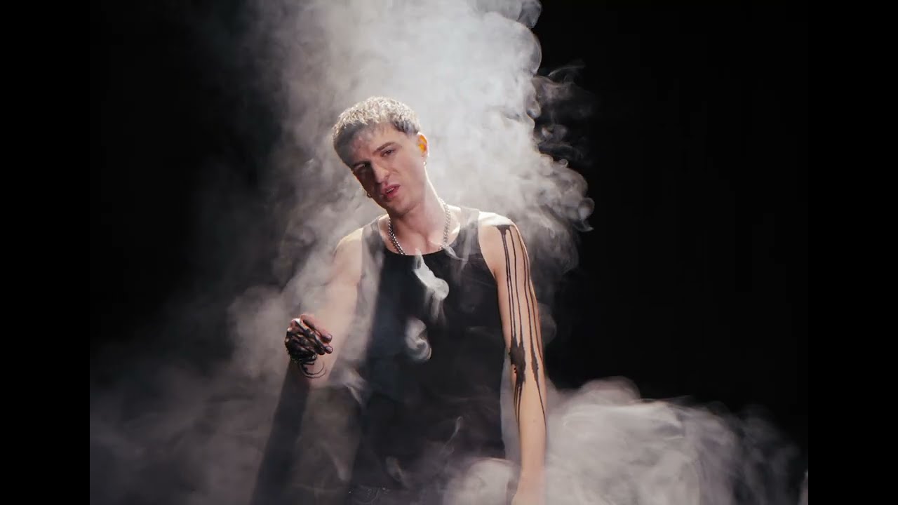 Watch LINER - NEMICI (Intro "Petrolio EP") on YouTube Watch LINER - NEMICI (Intro "Petrolio EP") on YouTube