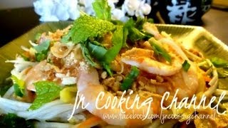 Jn Green Papaya & Mango Salad with Shrimp (EXCLUSIVE)