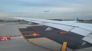 United Airlines 777-200ER takeoff from Newark