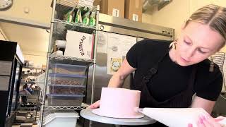 How to decorate a ROSE CAKE with Wilton 1M piping tip!