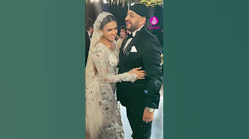 عصام كاريكا يبكي متأثرا في حفل زفاف ابنته 
