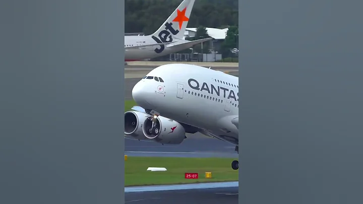 Qantas Airbus A380 takeoff 🛫 at sydney🦘 #topeurope #aviation #speed #travel #boeing #planes #qantas