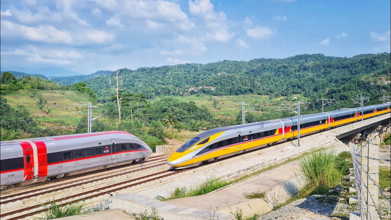 PERTEMUAN DUA KERETA CEPAT TERJADI DI DAERAH PURWAKARTA !