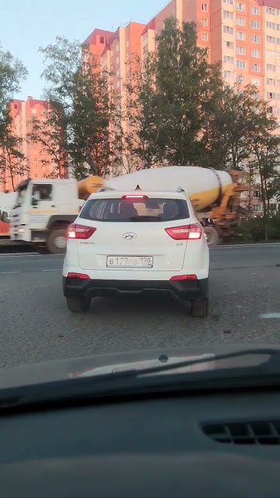 Как надо включать поворотник при повороте направо. #поворот # ...