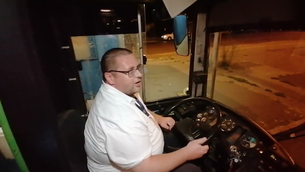 Bentley VS Ikarus 412