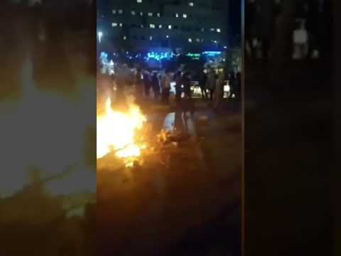 خامنه ای تسليم شو