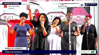 Wewe Uketie Juu ya Yote Sifa hizi zikawe Manukato / Mito ya Baraka Praise and Worship Team