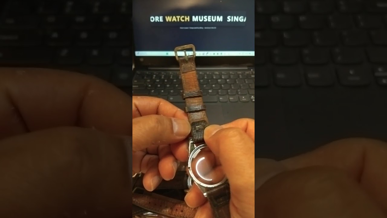 Unpacking 1940s Used Vintage Leather Watch Straps (video 20251210 234921)