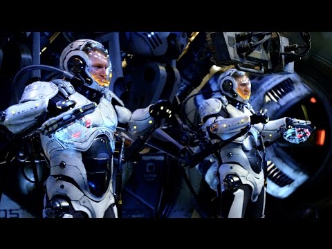 Pacific Rim: Jaeger Pilot at SDCC 2014 [HD]