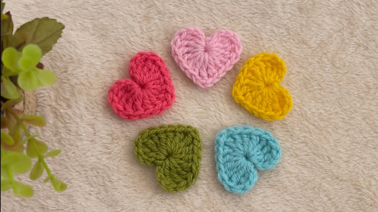 How to crochet heart #ถักหัวใจ #ถักหมวกไหมพรม ถักง่ายมากๆ ใช้เวลาไม่ถึงสามนาทีเสร็จ1 ชิ้น