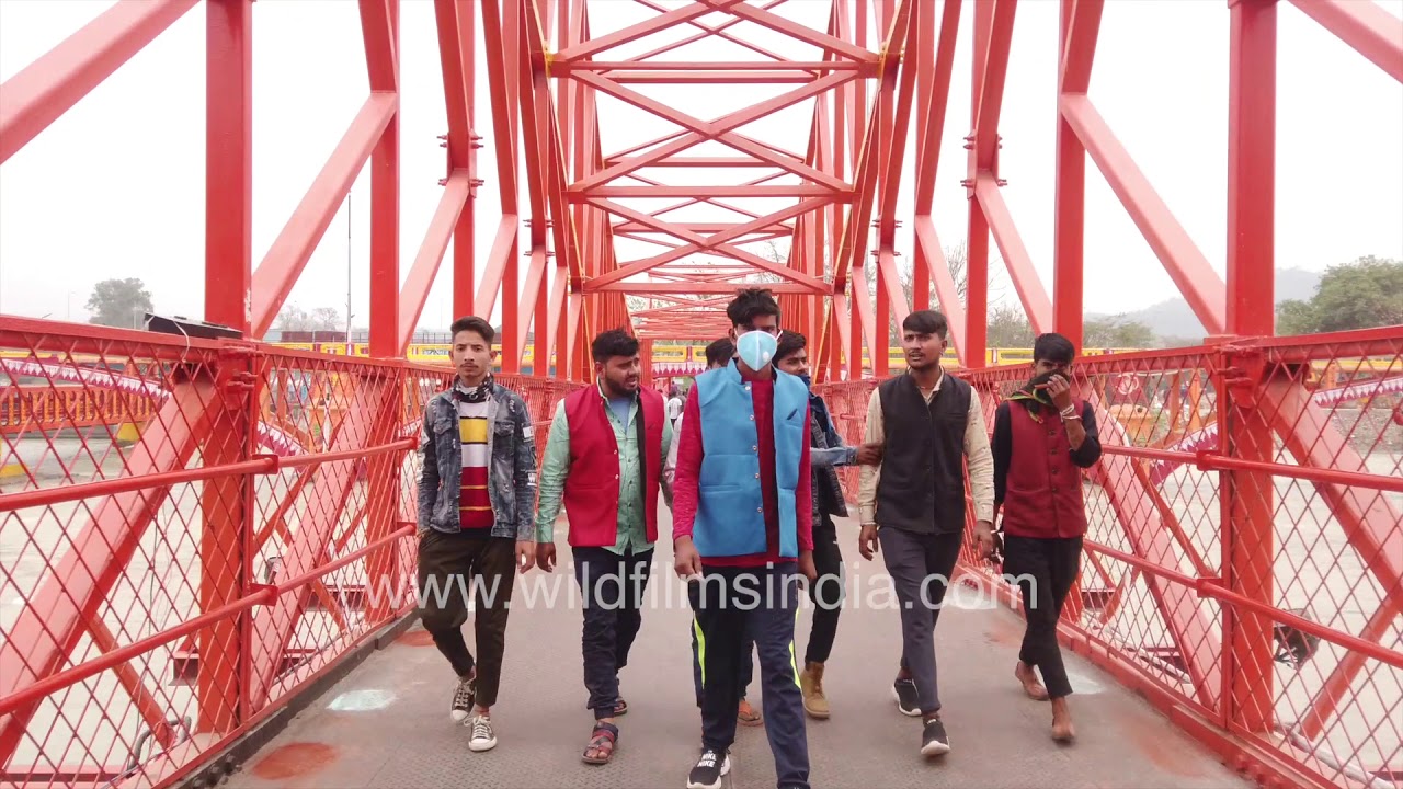Shiv Dhanush Bridge -  Walk across street bridge over Ganges in Haridwar