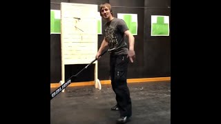 Метание ножа без оборота при помощи клюшки ) Knife throwing no spin with hockey sticks