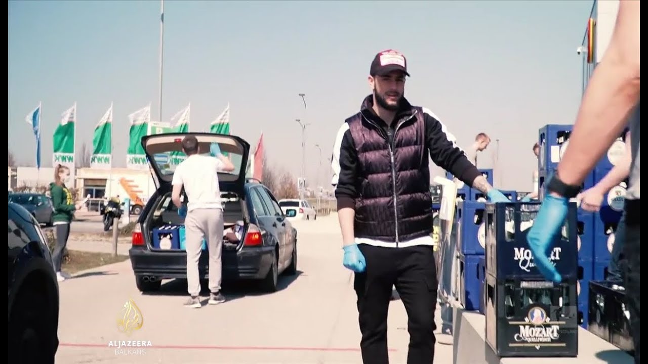 لاعبو كرة القدم في الدوري الألماني يساعدون المجتمعات المحلية