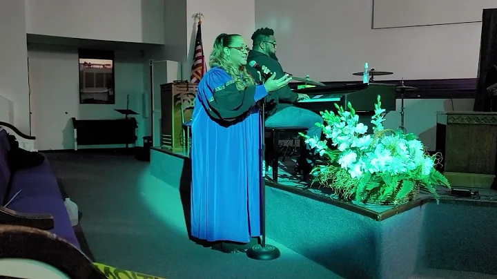 Sharon Moses-Burnside singing "The Church I Grew U...