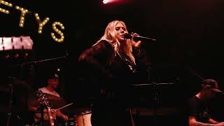 Sara Berki  Cowboys Do It Better    At Leftys Brisbane