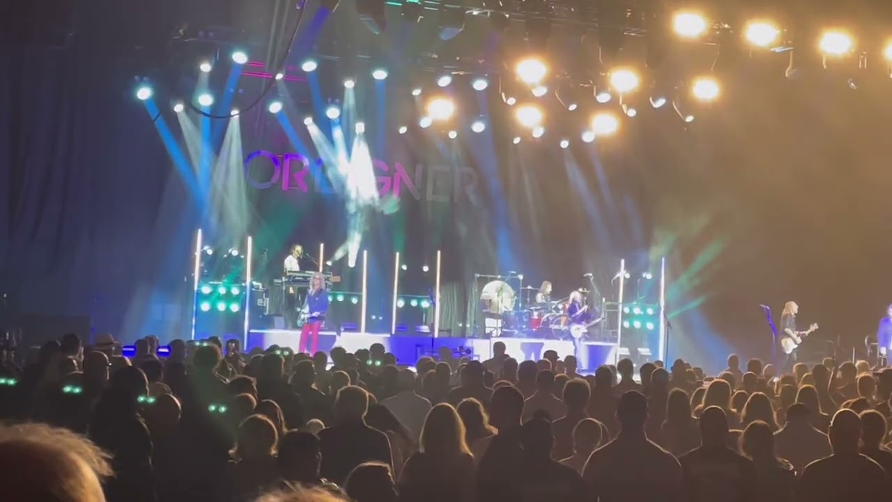 🎸 Foreigner – “Jukebox Hero” (Live at Scotiabank Centre, Halifax, NS – October 24, 2025) 🎤