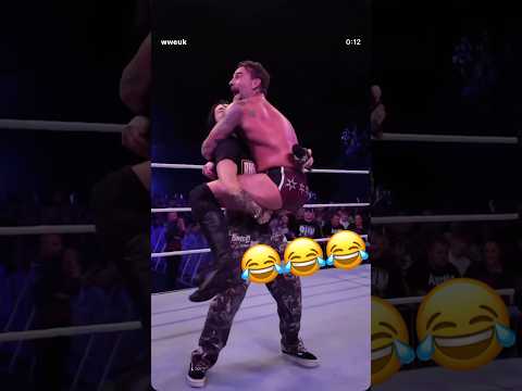 ريا ريبلي تلتقط سي ام بانك Wwe Jeyuso Wwesuperstar Rhearipley Cmpunk Wweraw Wwelive