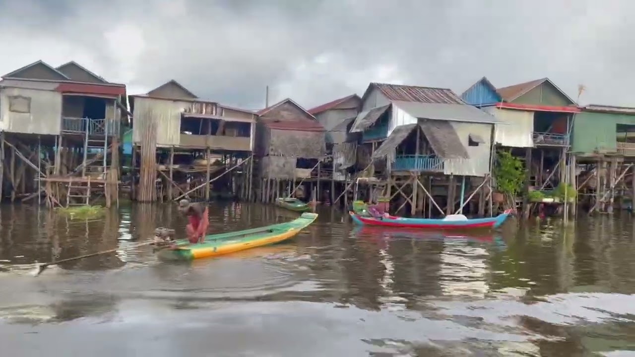 Tonlé Sap lake, offer unique cultural experiences with stilted houses, floating markets.