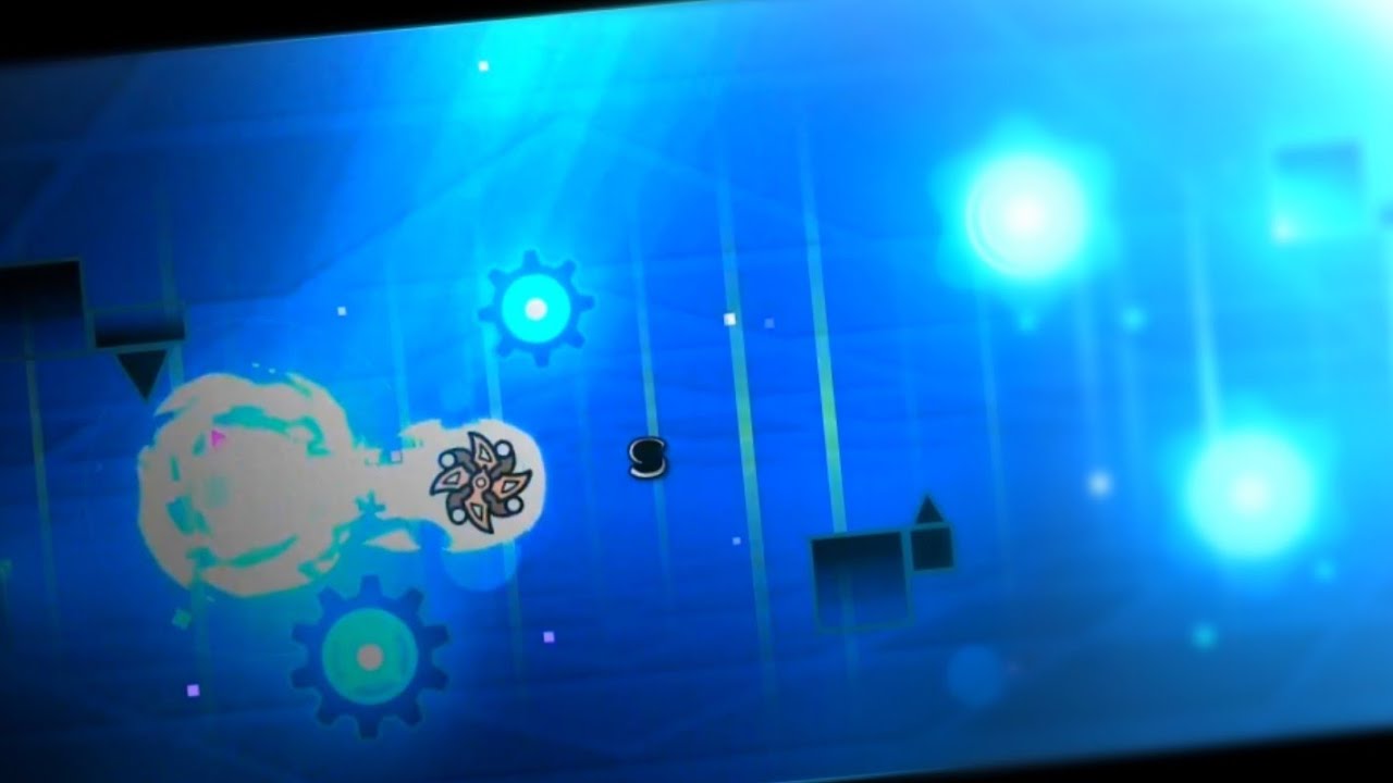 Flow - Geometry Dash Layout