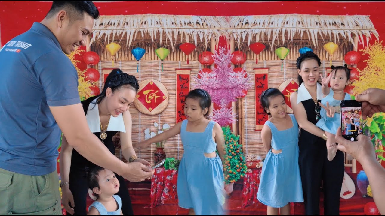 Minh Và Em Nguyên Trang Trí Tết Nấu Gà Hấp Bí Đỏ Ăn Cơm Cùng Gia Đình