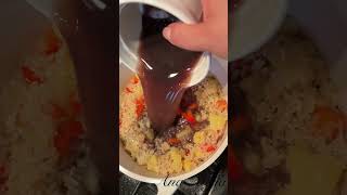 Asi preparo el arroz negrito