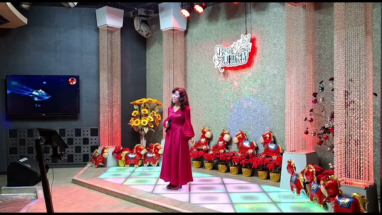 おんなの出船  松原のぶえ 元唄 1979年發売 作詞：山田孝雄 作曲：船村徹  鳥羽一郎 版本 1983年發売  カバ－林家敏＜懷舊優美演歌悅耳🎶喜愛的歌手💖＞