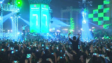 Tenishia & Ruben de Ronde performing to 300 000 people in Hanoi, Vietnam