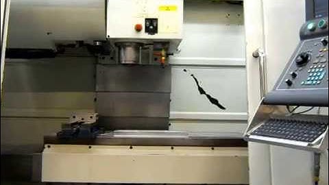 HURCO MODEL VM2 3-AXIS CNC VERTICAL MACHINING CENTER