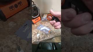 great Style easy to grip folding utility knife great for construction or any other kind of work or