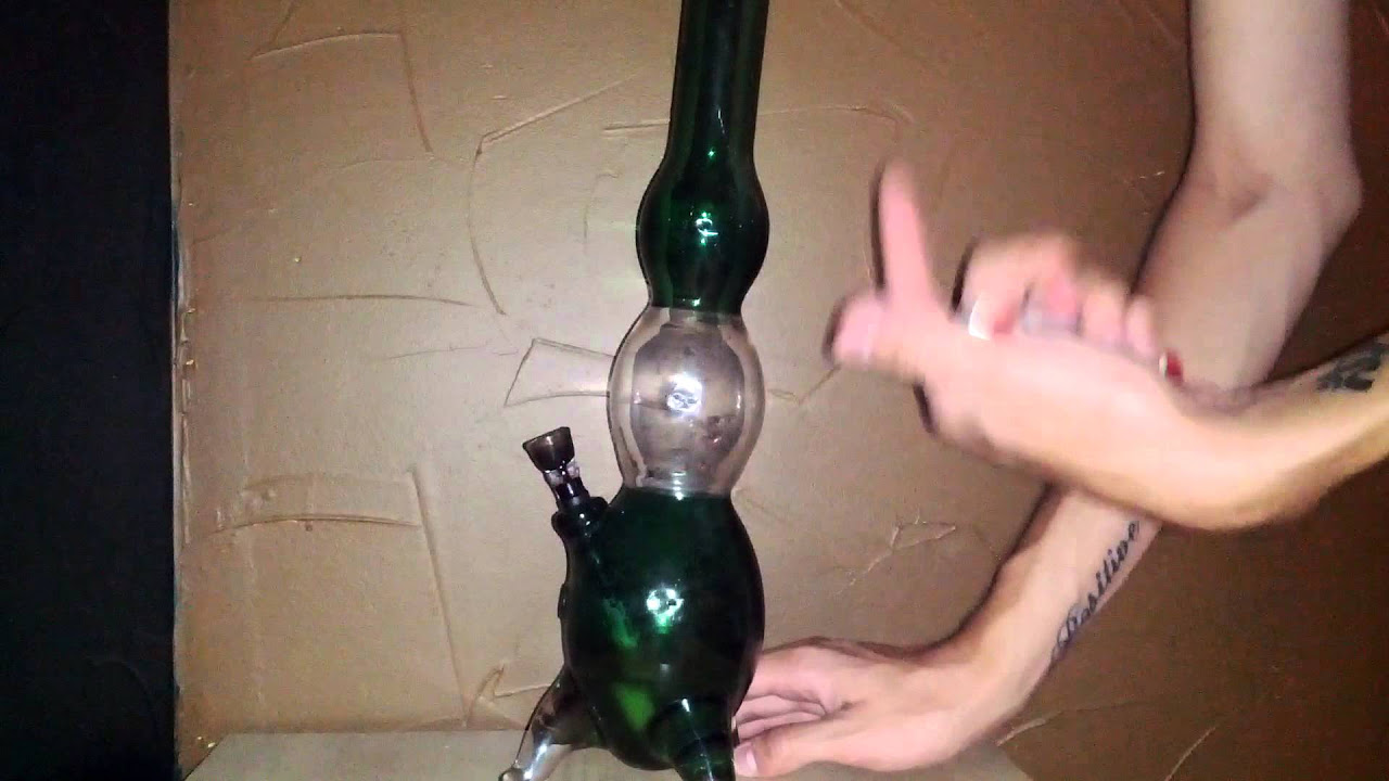 Tsunami Bong: Spiralling Smoke!