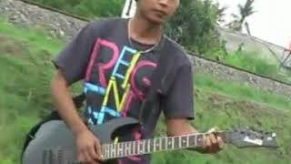 The Panik kepalsuan cinta