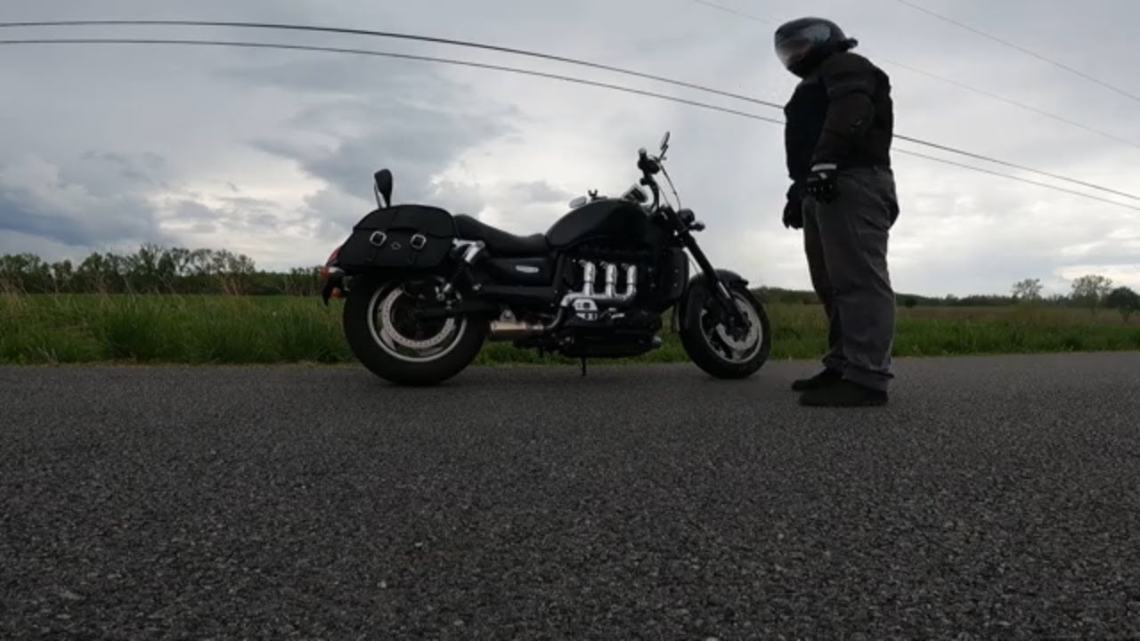 Triumph Rocket 3 Exhaust Sound & Fly-By // Extremeblaster Slip-on