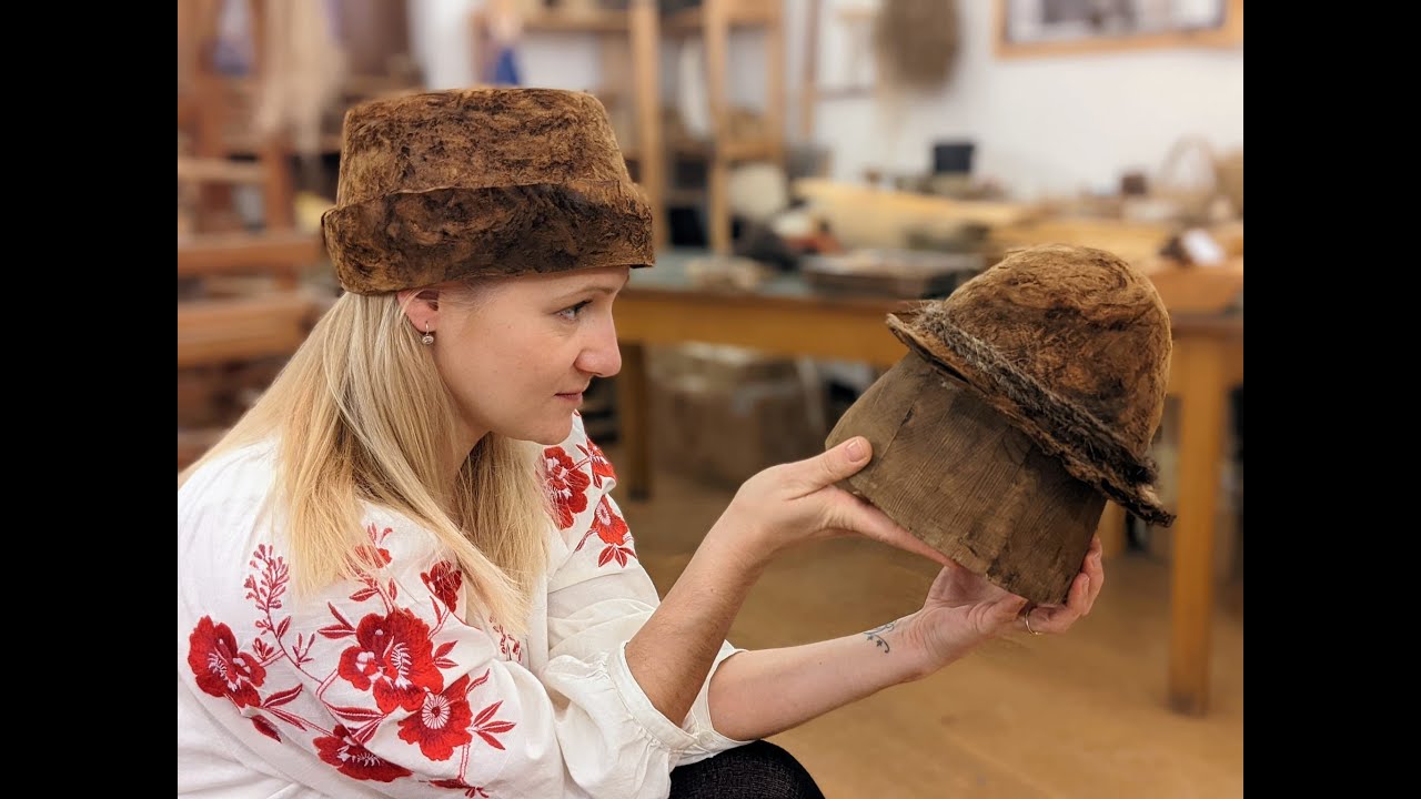 KLOBOUK Z CHOROŠE (TROUDNATCE KOPYTOVITÉHO) / AMADOU HAT