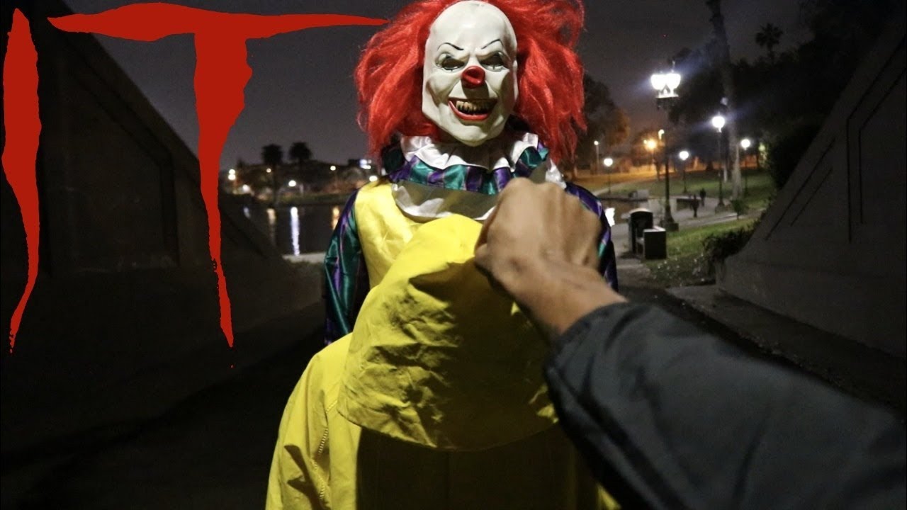 TAKING OFF GEORGIE HOOD AND PENNYWISE MASK (FACE REVEAl) EXPOSED GONE ...