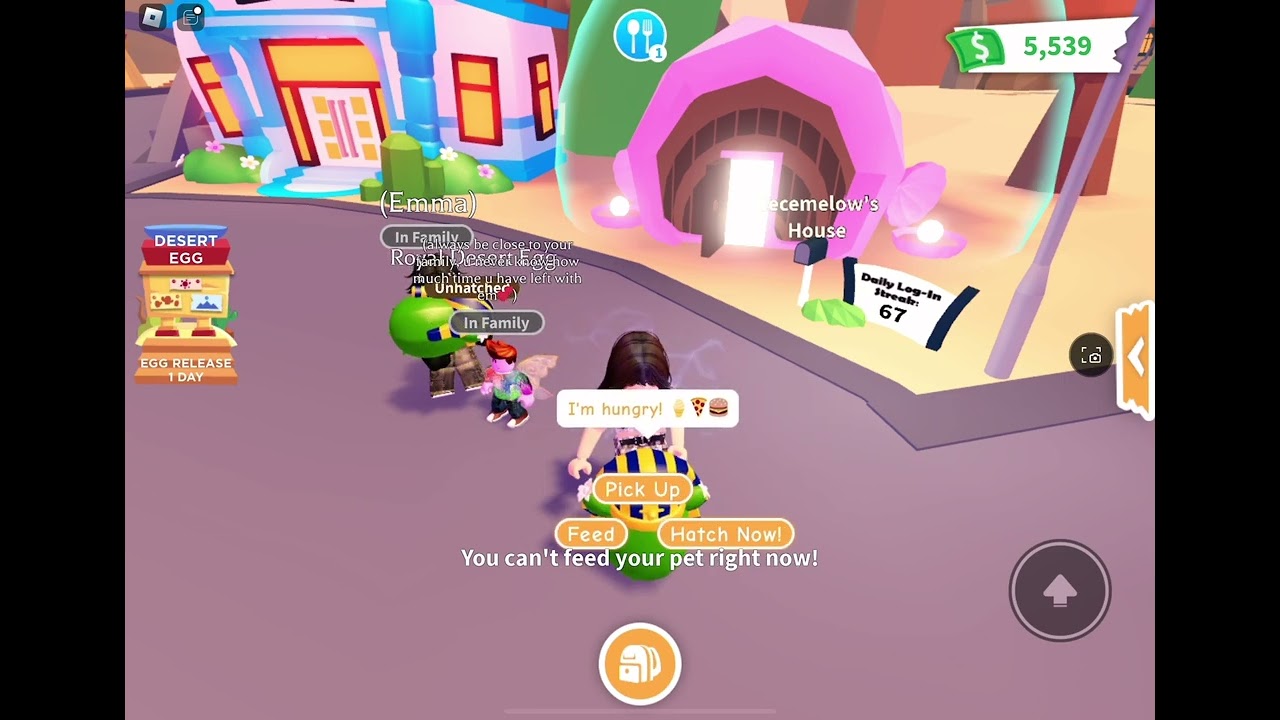 HATCHING ROYAL DESERT EGG