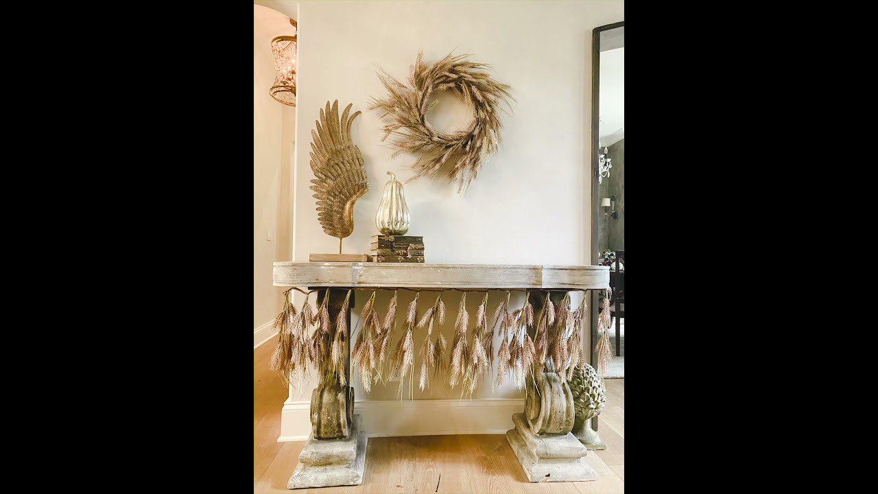 Fall entry table decor time!