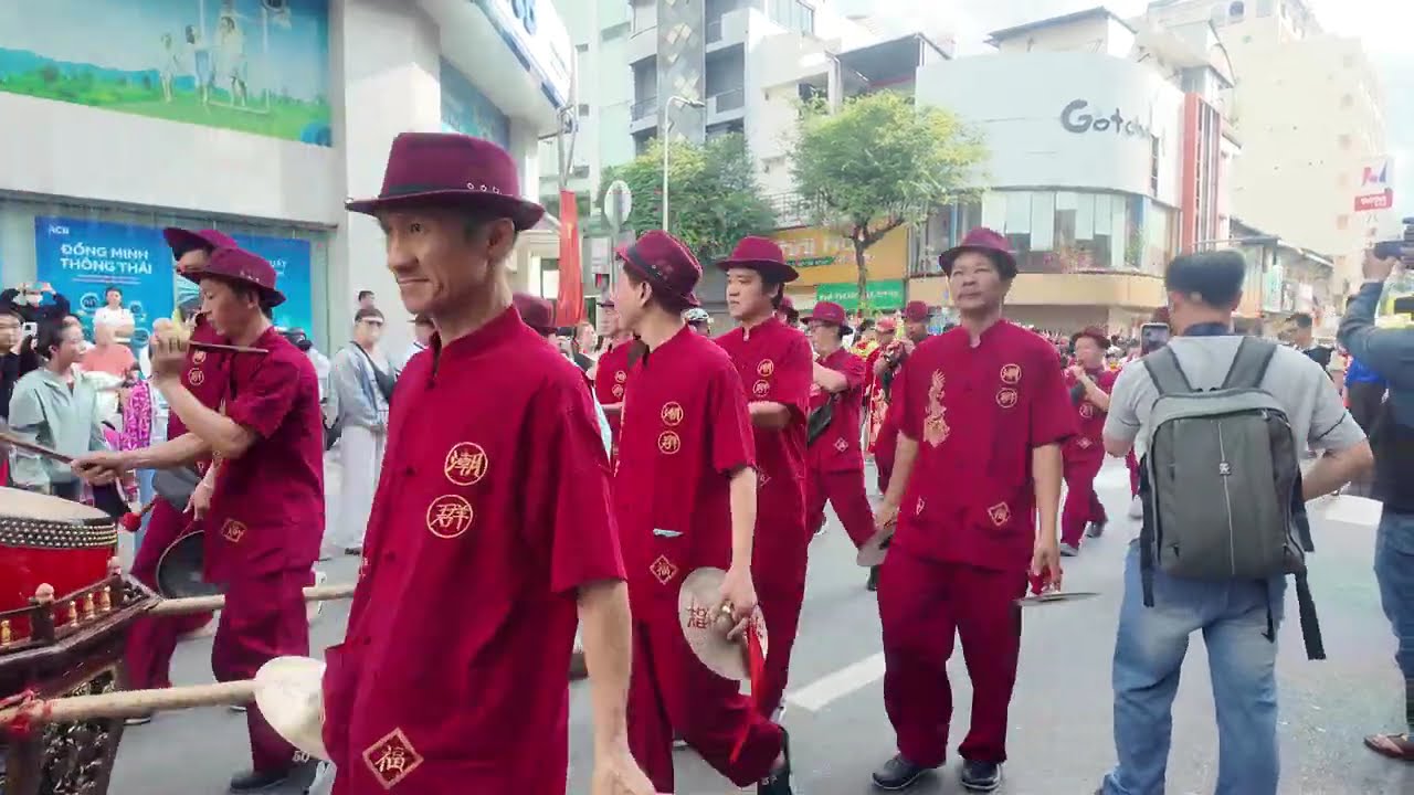 Diễu hành Quan thế công tuần du 2026