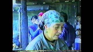 Тётя Зозан делает лаваш для свадьбы 08.1995. Езиды. Ярославль. Тётя Зозан делает лаваш для свадьбы 08.1995. Езиды. Ярославль.