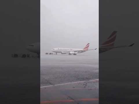Thunderstorms | #csmia #monsoon #thunderstorm #raining #mumbai #mumbairains #airport #water #mood