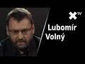 „ČT je prounijní, probruselská, protinárodní, protičeská a protidemokratická.“ říká Lubomír Volný