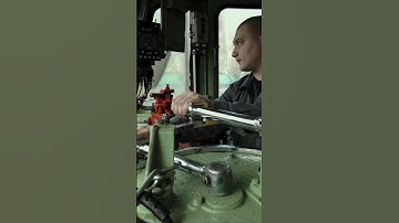 Как машинист грузового поезда начинает свой рабочий день 🤔 #железнаядорога #train #поезда #поезд
