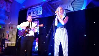 Karis Thomas & Craig Hitchings Accoustic