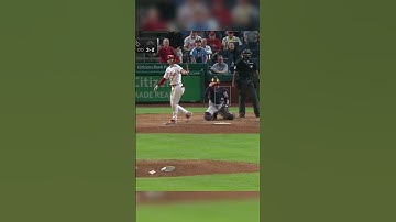 Trea Turner ties it in the 9th!! #shorts #ytshorts