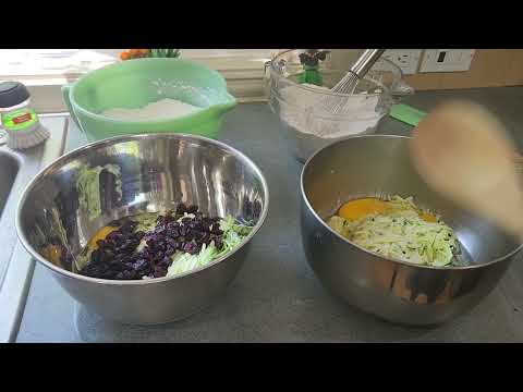 zucchini bread~ easy
