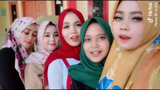 Tik Tok sholawat man ana & maulayasaliwasalim #viral #trending